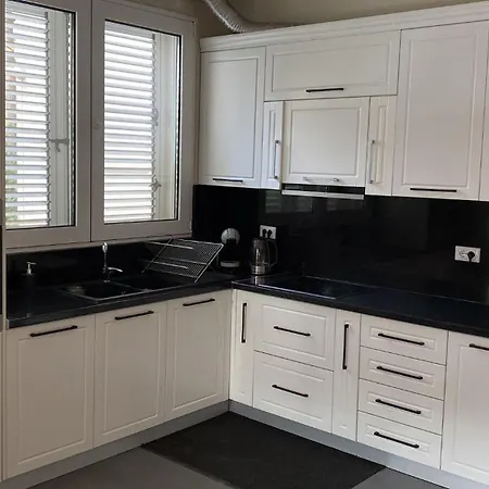 Sunset Bay At Gjiri Lalzit Vakantiehuis