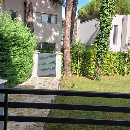 בית נופש Sunset Bay At Gjiri Lalzit