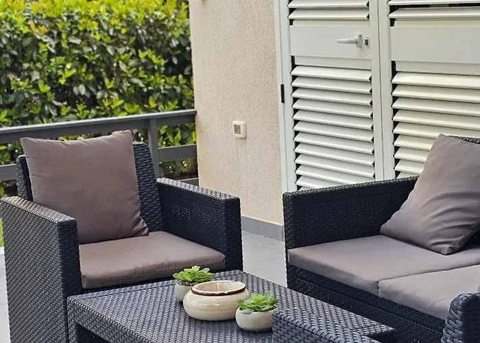 Sunset Bay At Gjiri Lalzit 度假居