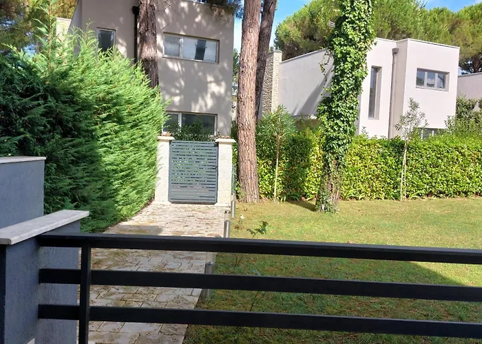 בית נופש Sunset Bay At Gjiri Lalzit